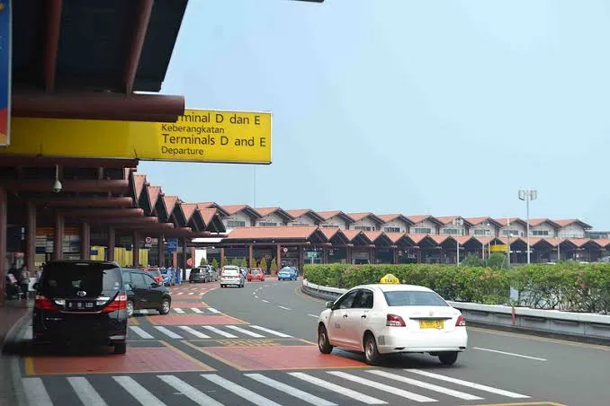 Layanan City Tour & Drop Bandara Profesional dari Rhino Trans